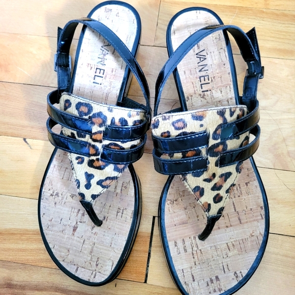 Vaneli animal print cork toe wedge sandals - Picture 2 of 7
